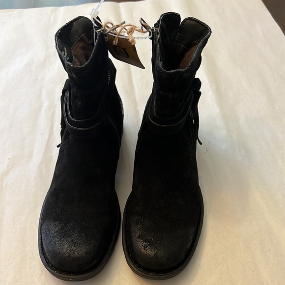 Born Kenya Bootie In Black Distressed - Picture 6 of 14